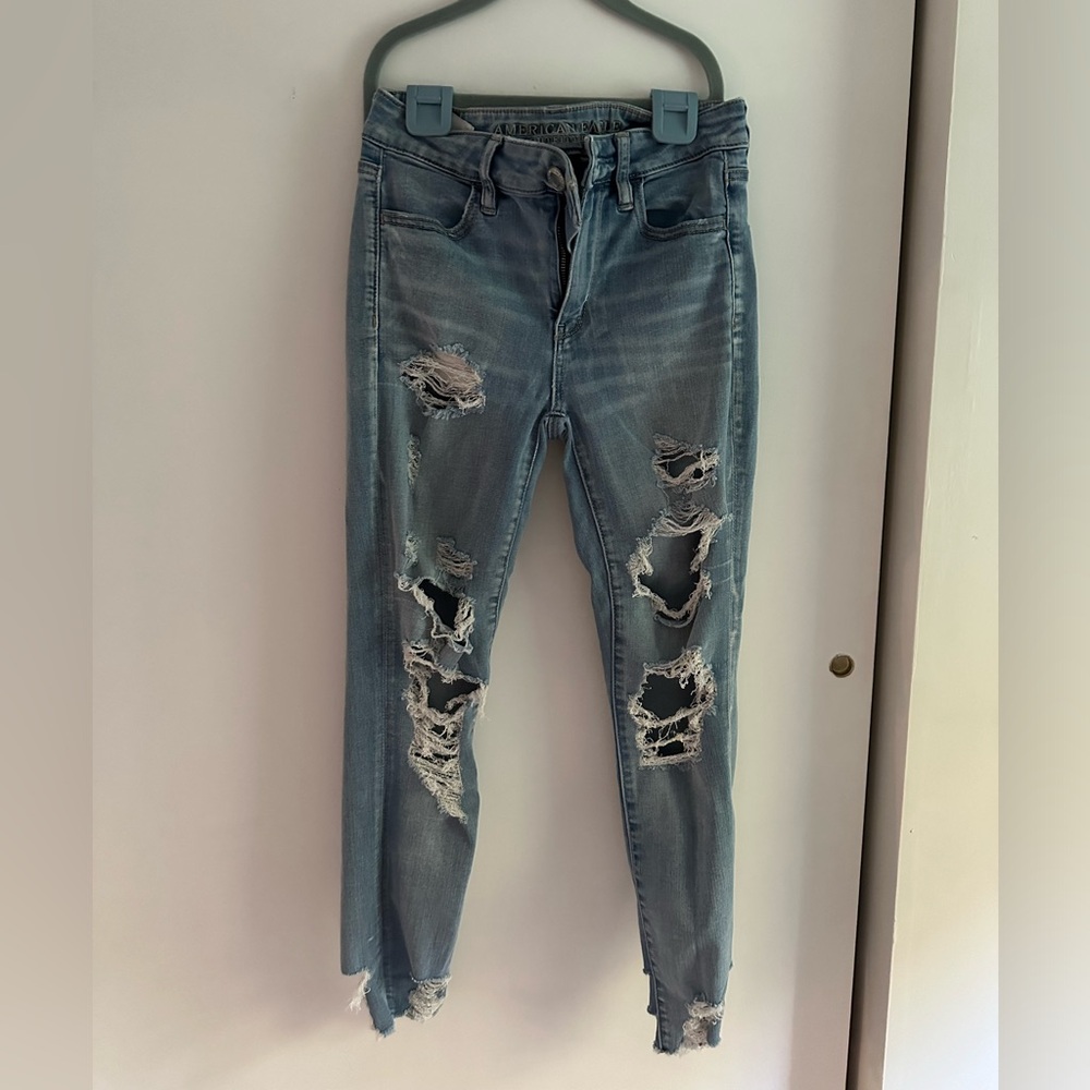 American Eagle Outfitters Light Blue Distressed Skinny Jeans